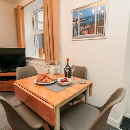 Hidden Gem * 惠特比